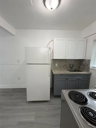 $1,400 | 430 Southwest 6th Avenue, Unit 4, Miami, FL 33130