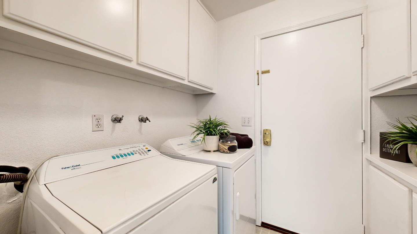 890 Windmill Park Lane Mountain View, CA 94043 - Photo 13 of 27 a utility room with dryer and washer