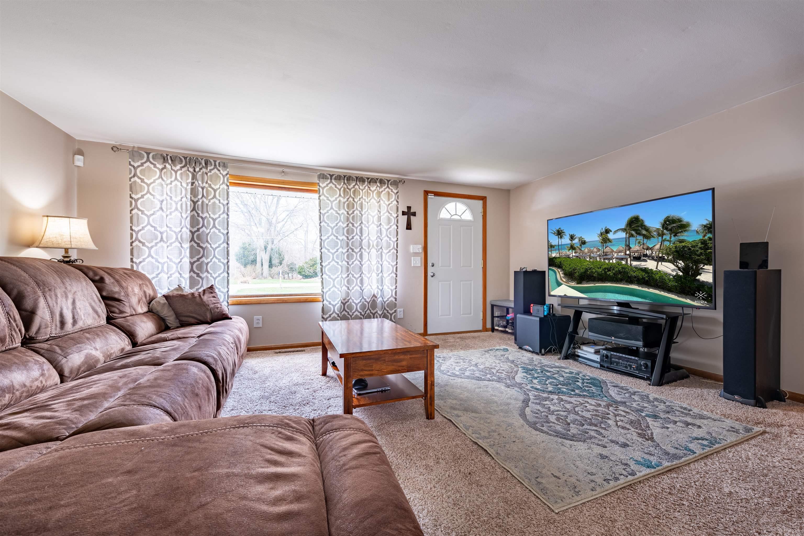 9904 St Joe Road Fort Wayne, IN 46835 - Photo 4 of 19