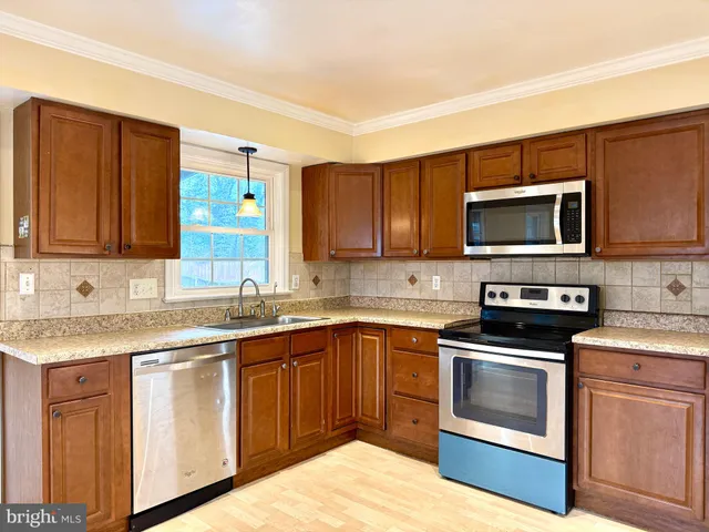 $680,000 | 14204 St Clair Drive, Gainesville, VA 20155