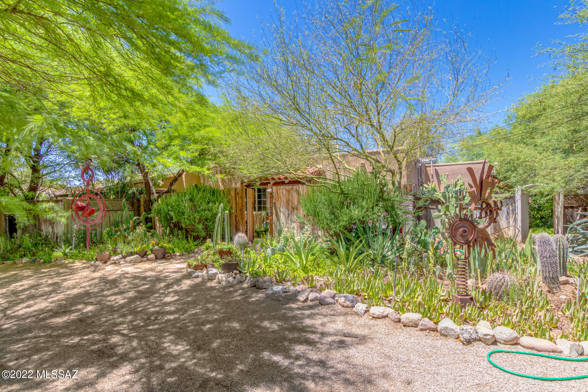 1103 East Halcyon Road Tucson, AZ 85719 - Photo 3 of 39