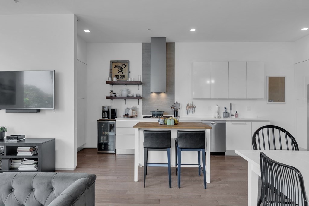 537 East 1st Street, Unit 4 Boston, MA 02127 - Photo 3 of 33