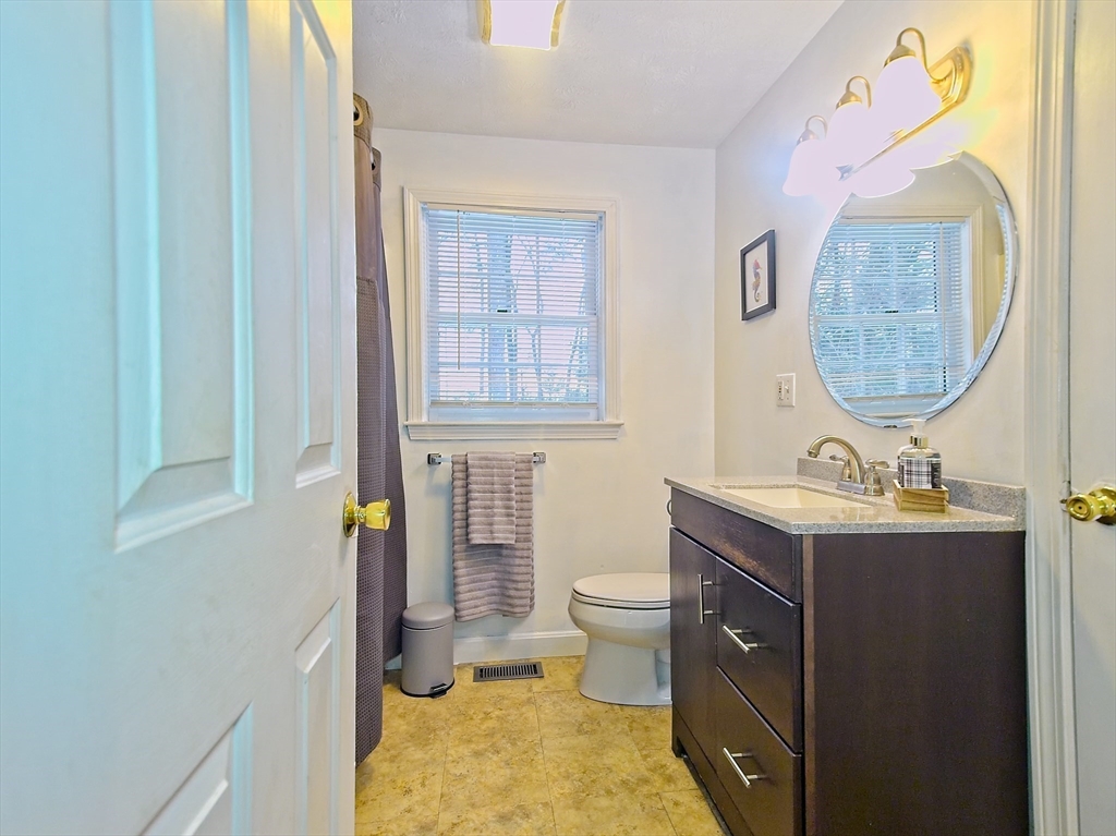 75 Stonegate Road, Unit 75 Chelmsford, MA 01824 - Photo 14 of 20