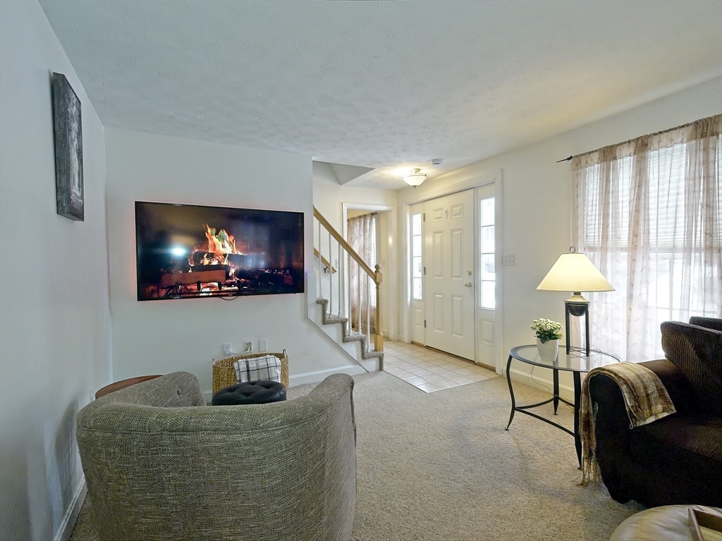 75 Stonegate Road, Unit 75 Chelmsford, MA 01824 - Photo 4 of 20