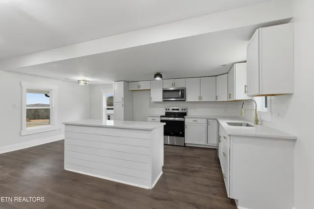 $299,900 | 234 Bostie Maire Lane, Clinton, TN 37716