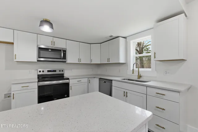 $299,900 | 234 Bostie Maire Lane, Clinton, TN 37716