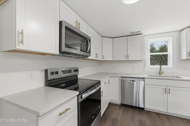 $299,900 | 234 Bostie Maire Lane, Clinton, TN 37716