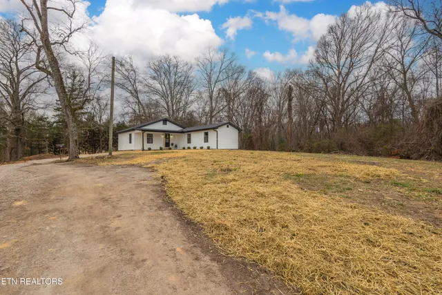 $299,900 | 234 Bostie Maire Lane, Clinton, TN 37716