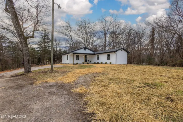 $299,900 | 234 Bostie Maire Lane, Clinton, TN 37716