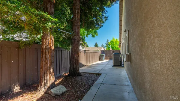 $940,000 | 661 Vintage Valley Drive, Fairfield, CA 94534