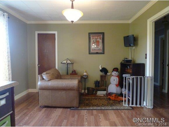 910 Enola Road Morganton, NC 28655 - Photo 3 of 12 Gallery Image 3