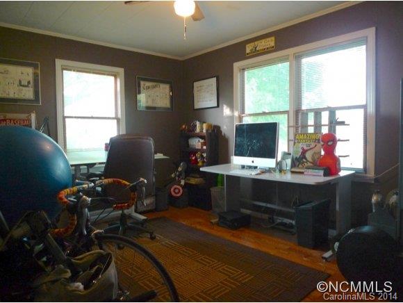 910 Enola Road Morganton, NC 28655 - Photo 7 of 12 Gallery Image 7