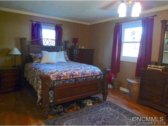 910 Enola Road Morganton, NC 28655 - Photo 9 of 12 Gallery Image 9