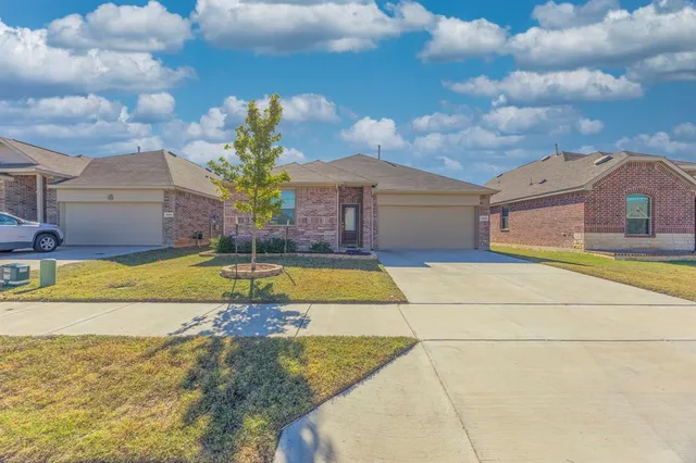$2,000 | 2529 Starwater Drive, Fort Worth, TX 76179