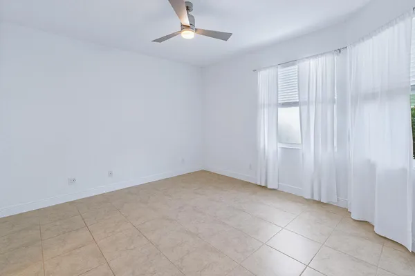 $2,550 | 2590 Bella Vista Circle, Vero Beach, FL 32966