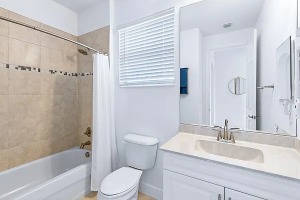 $2,550 | 2590 Bella Vista Circle, Vero Beach, FL 32966