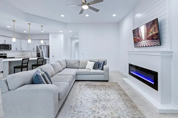 $2,550 | 2590 Bella Vista Circle, Vero Beach, FL 32966