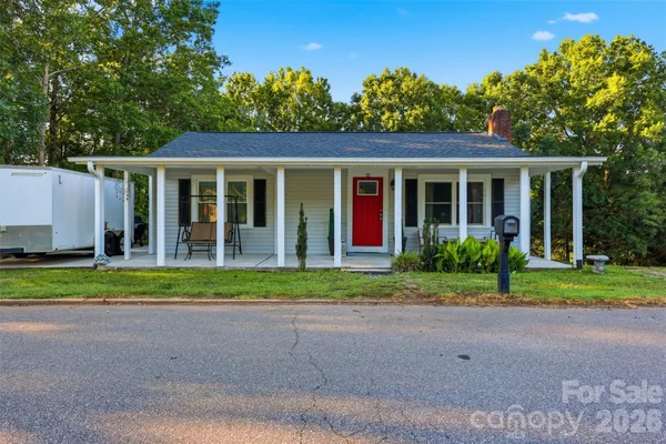 $260,000 | 32 West Highland Avenue, Granite Falls, NC 28630