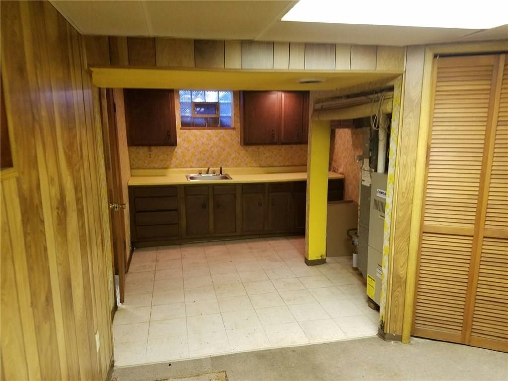 716 Noblestown Road Green Tree, PA 15106 - Photo 2 of 15 Gallery Image 2