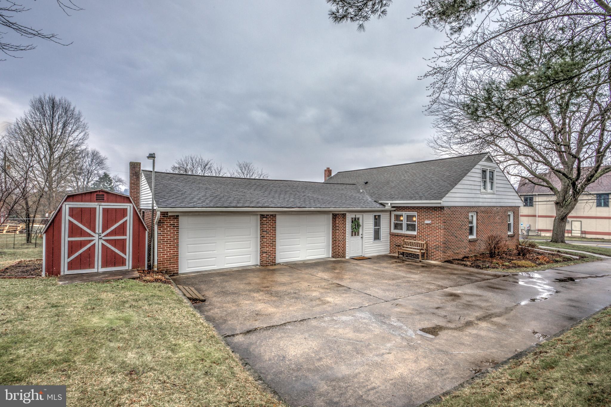 90 Anchor Road Elizabethtown, PA 17022 - Photo 35 of 37 Parking framed by garage and breezeway