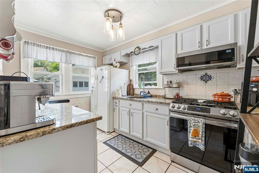 24 Robertson Road West Orange, NJ 07052 - Photo 9 of 27