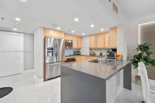 $7,500 | 226 Ocean Drive, Unit 3C, Miami Beach, FL 33139