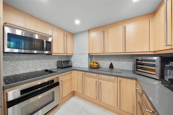 $7,500 | 226 Ocean Drive, Unit 3C, Miami Beach, FL 33139