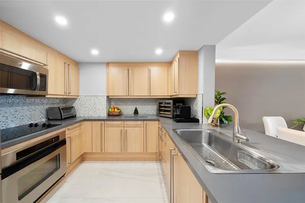 $7,500 | 226 Ocean Drive, Unit 3C, Miami Beach, FL 33139