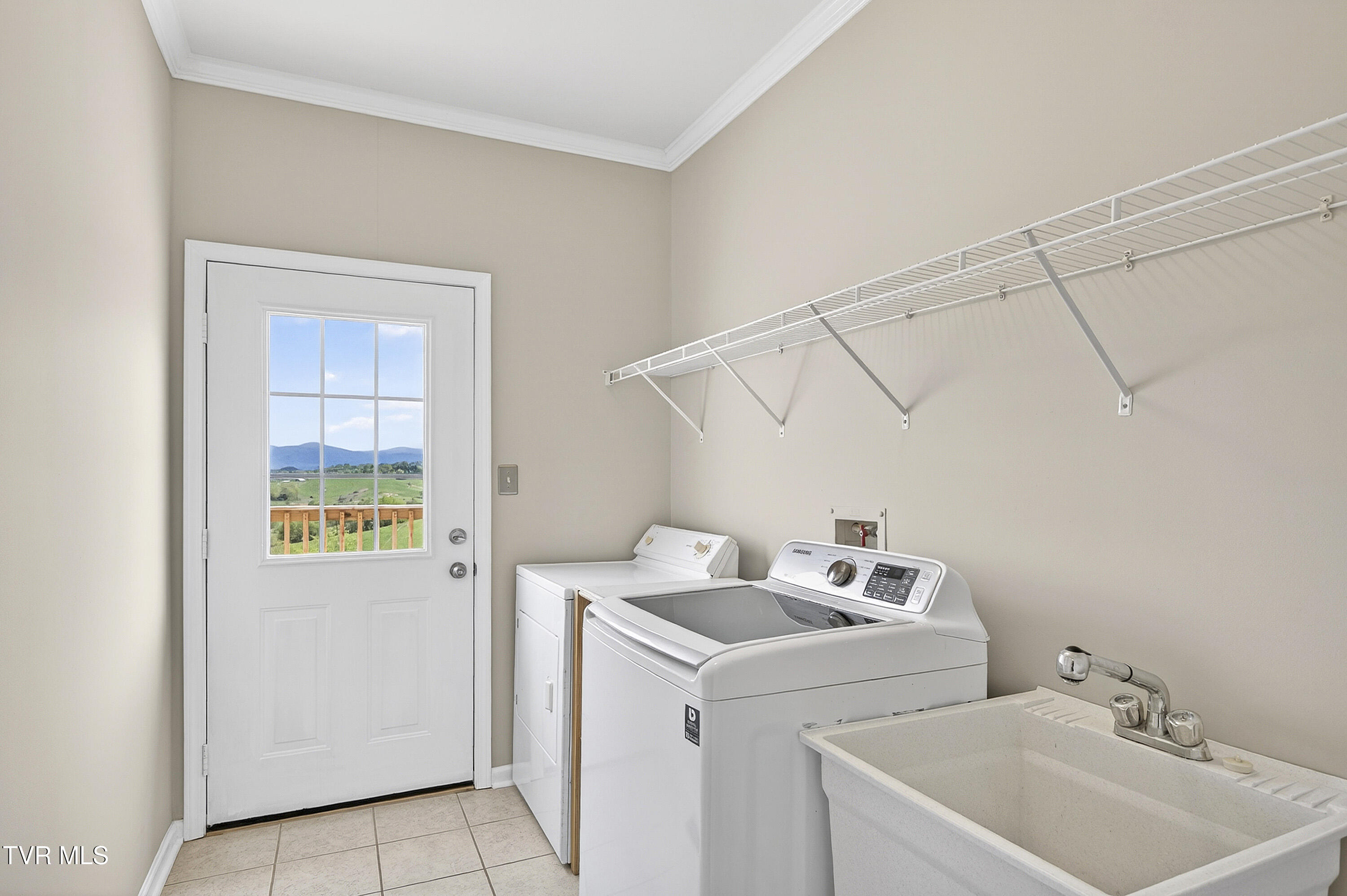 13129 Northridge Road Abingdon, VA 24210 - Photo 46 of 89 Laundry/Mud Room