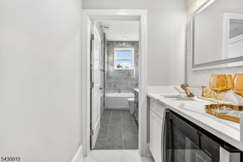 1395 Washington Valley Road Bridgewater, NJ 08807 - Photo 14 of 46
