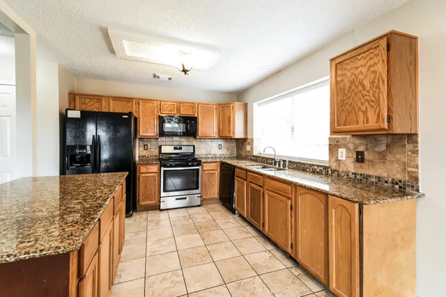 $2,180 | 5306 Spring Branch Drive, Pearland, TX 77584