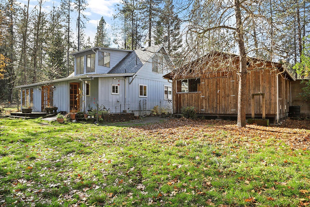1775 East Fork Road Williams, OR 97544 - Photo 43 of 49 41