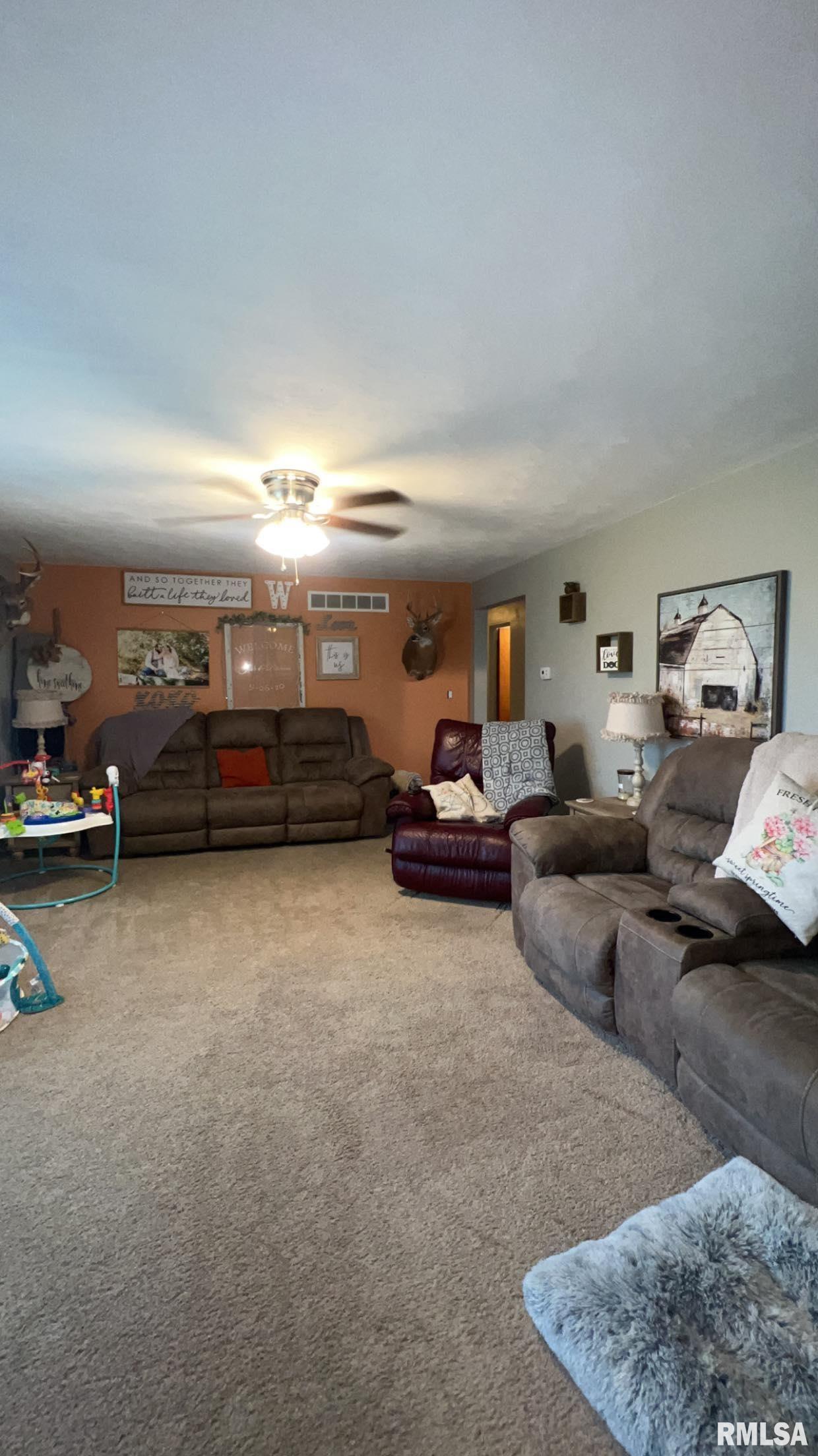 15797 Willis Road Benton, IL 62812 - Photo 5 of 26