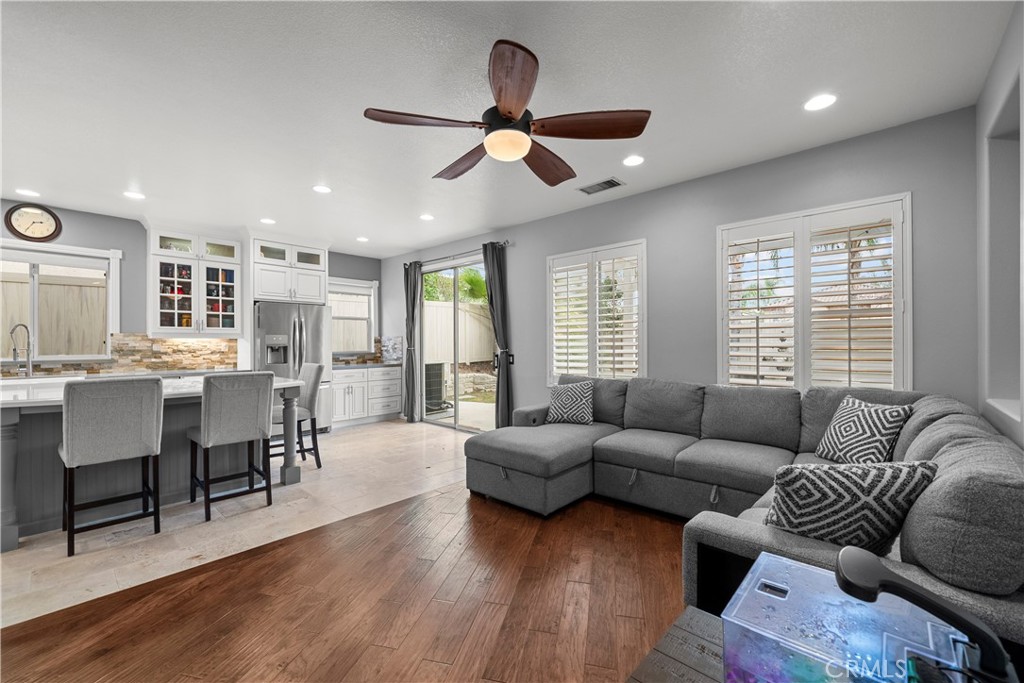 28640 Silverking Trail Saugus, CA 91390 - Photo 18 of 51