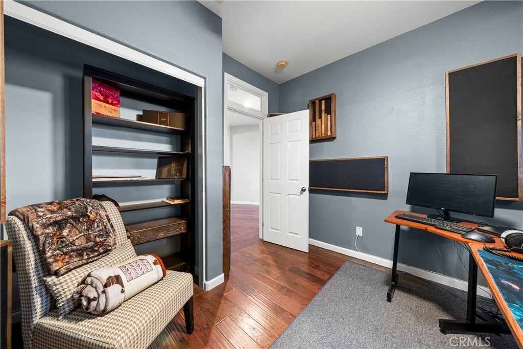 28640 Silverking Trail Saugus, CA 91390 - Photo 20 of 51