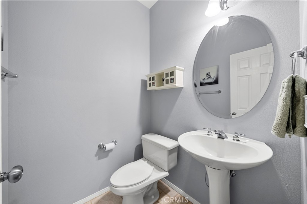 28640 Silverking Trail Saugus, CA 91390 - Photo 21 of 51