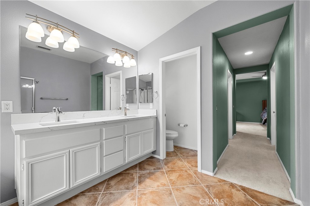 28640 Silverking Trail Saugus, CA 91390 - Photo 30 of 51