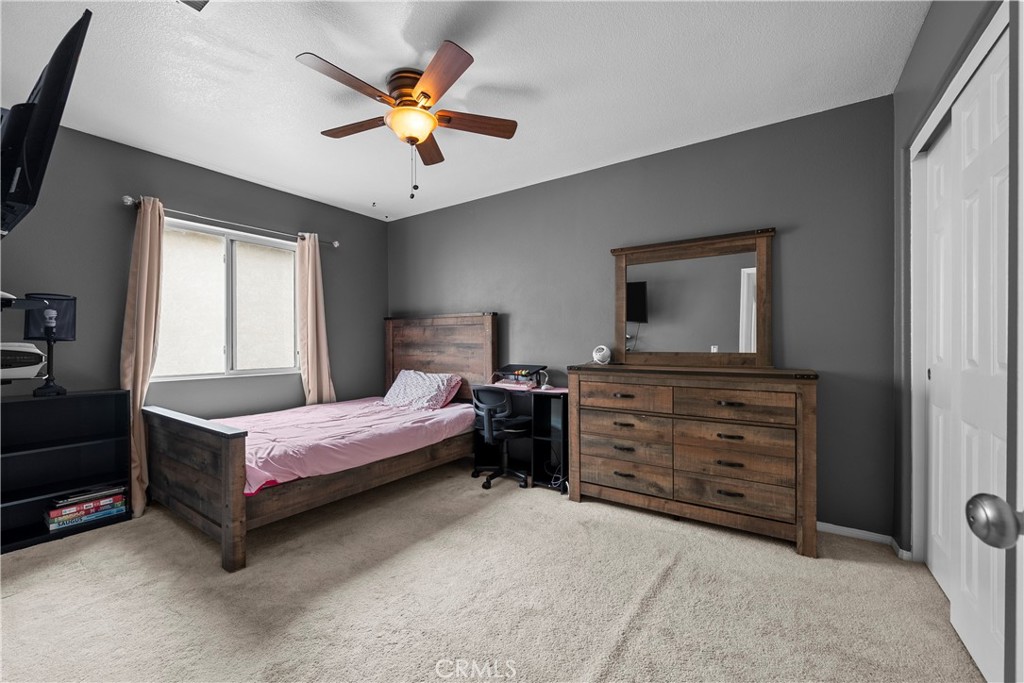 28640 Silverking Trail Saugus, CA 91390 - Photo 33 of 51