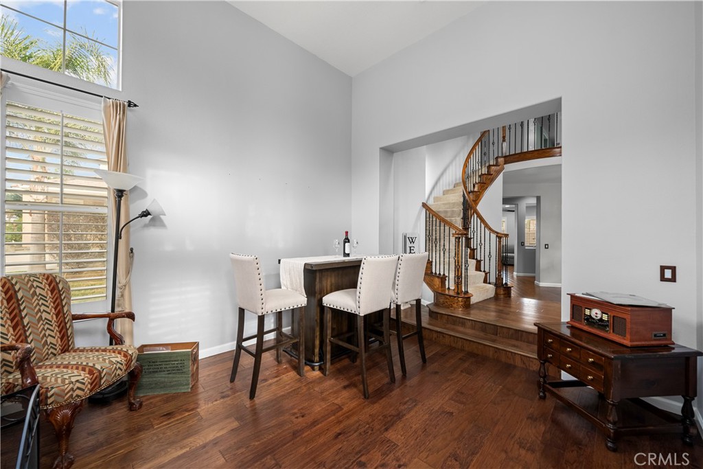 28640 Silverking Trail Saugus, CA 91390 - Photo 4 of 53 a view of a livingroom with furniture and a window