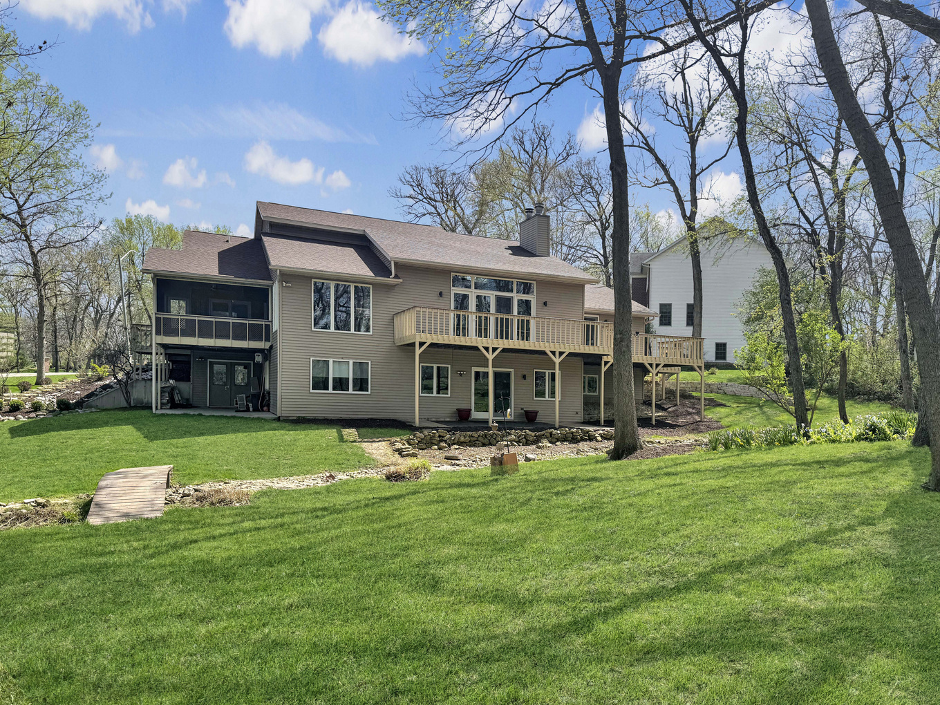 1669 Barberry Circle Freeport, IL 61032 - Photo 3 of 67