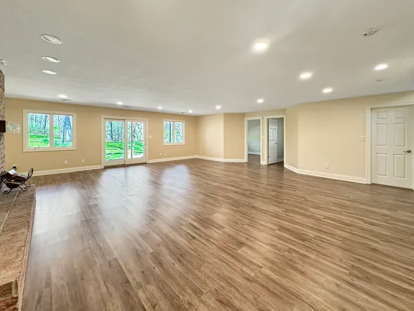 $589,900 | 1669 Barberry Circle, Freeport, IL 61032