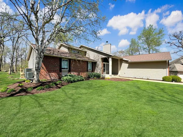 $589,900 | 1669 Barberry Circle, Freeport, IL 61032