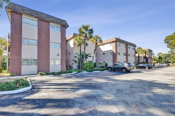 $185,000 | 2441 Southwest 82nd Avenue, Unit 205, Davie, FL 33324