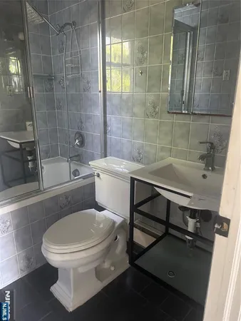 $3,950 | 28-27 Sheridan Place, Fair Lawn, NJ 07410