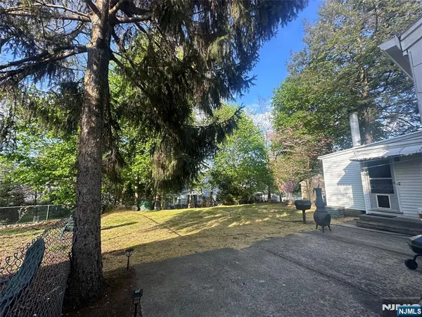 $3,950 | 28-27 Sheridan Place, Fair Lawn, NJ 07410