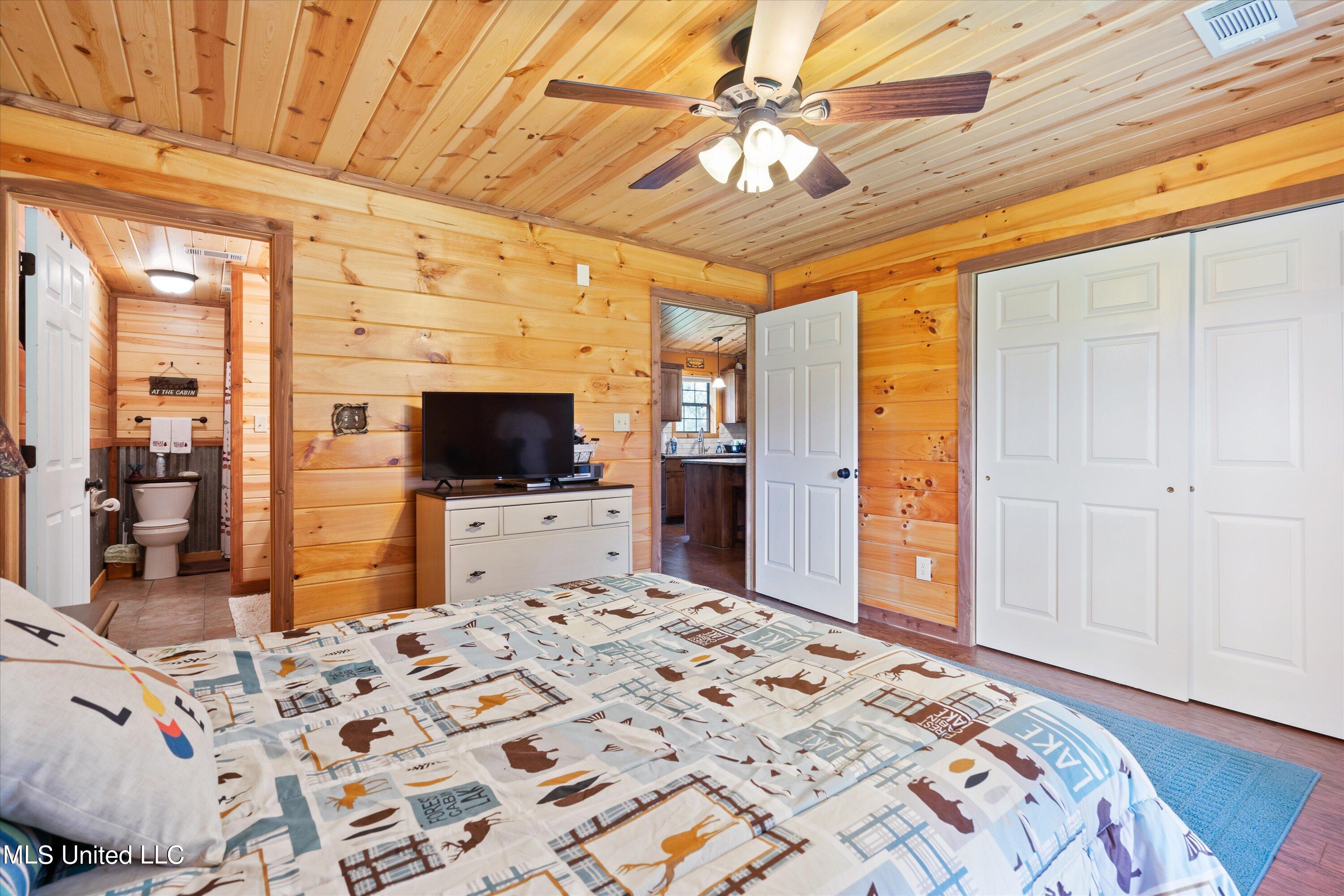 661 Upton Road Pope, MS 38658 - Photo 14 of 25 15-Primary Bedroom