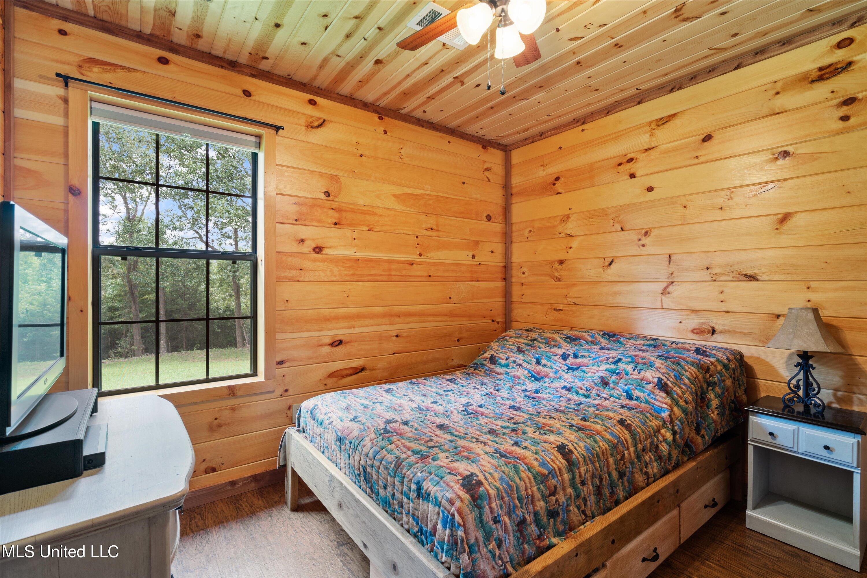 661 Upton Road Pope, MS 38658 - Photo 16 of 25 18-Bedroom