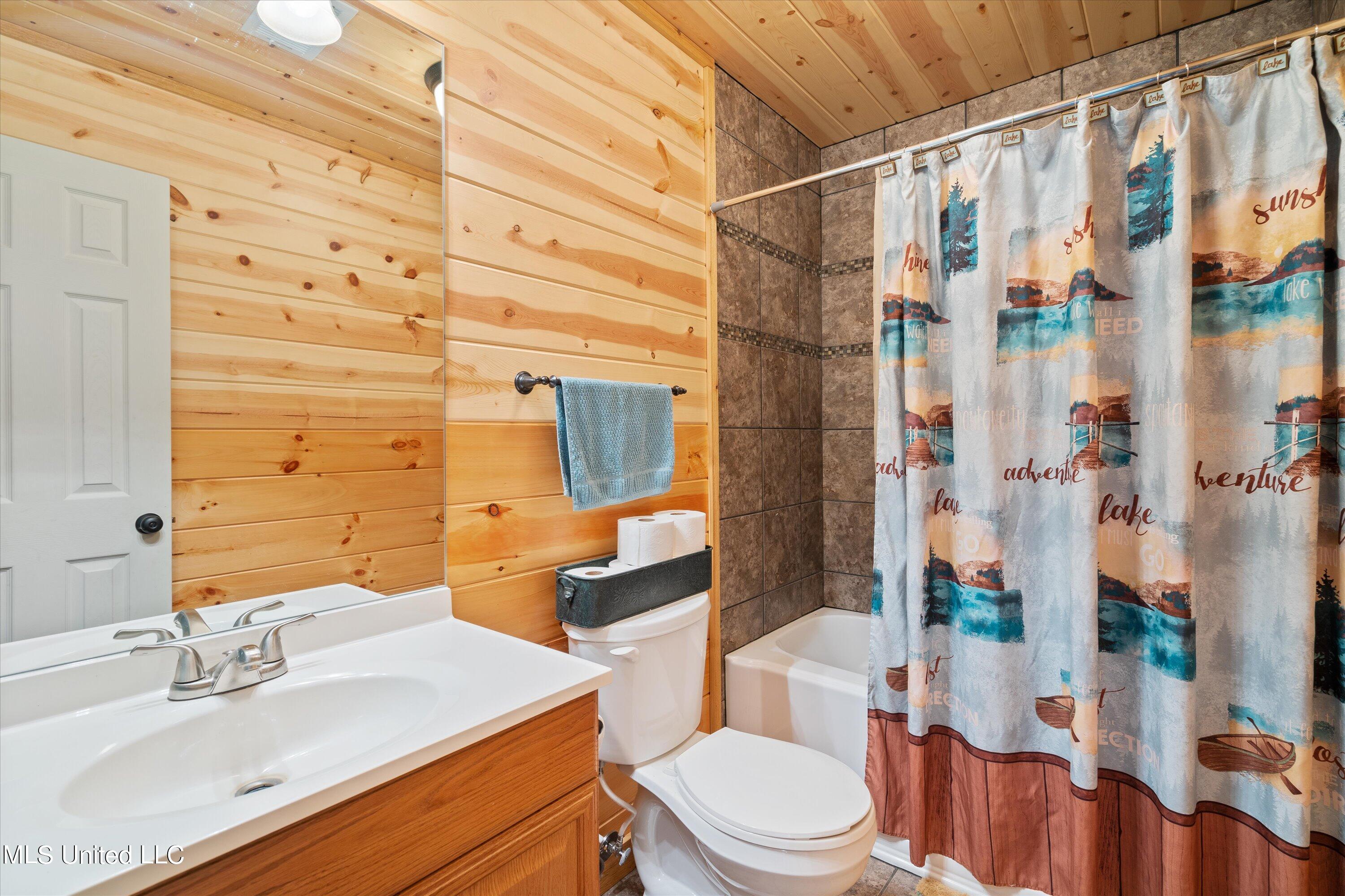 661 Upton Road Pope, MS 38658 - Photo 18 of 25 20-Guest Bathroom