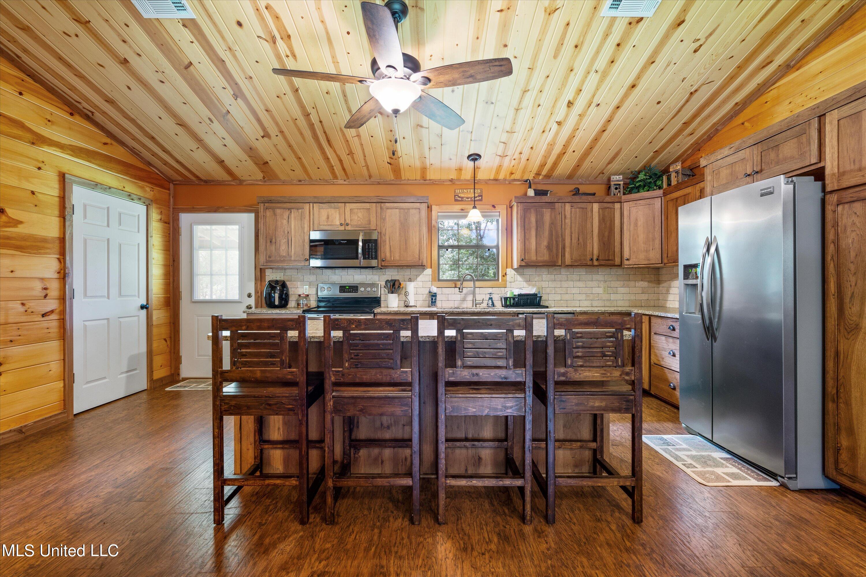 661 Upton Road Pope, MS 38658 - Photo 8 of 25 08-Kitchen