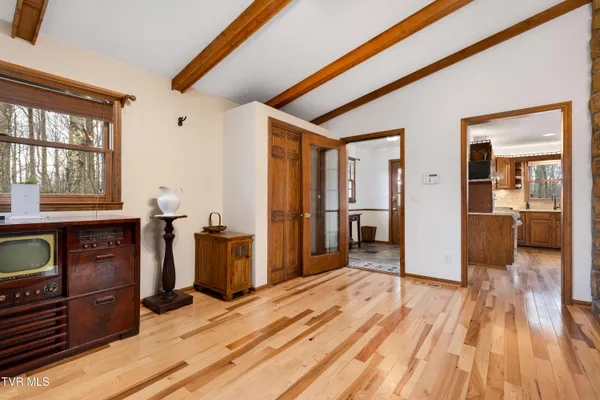 $649,900 | 244 Markland Hill Road, Roan Mountain, TN 37687